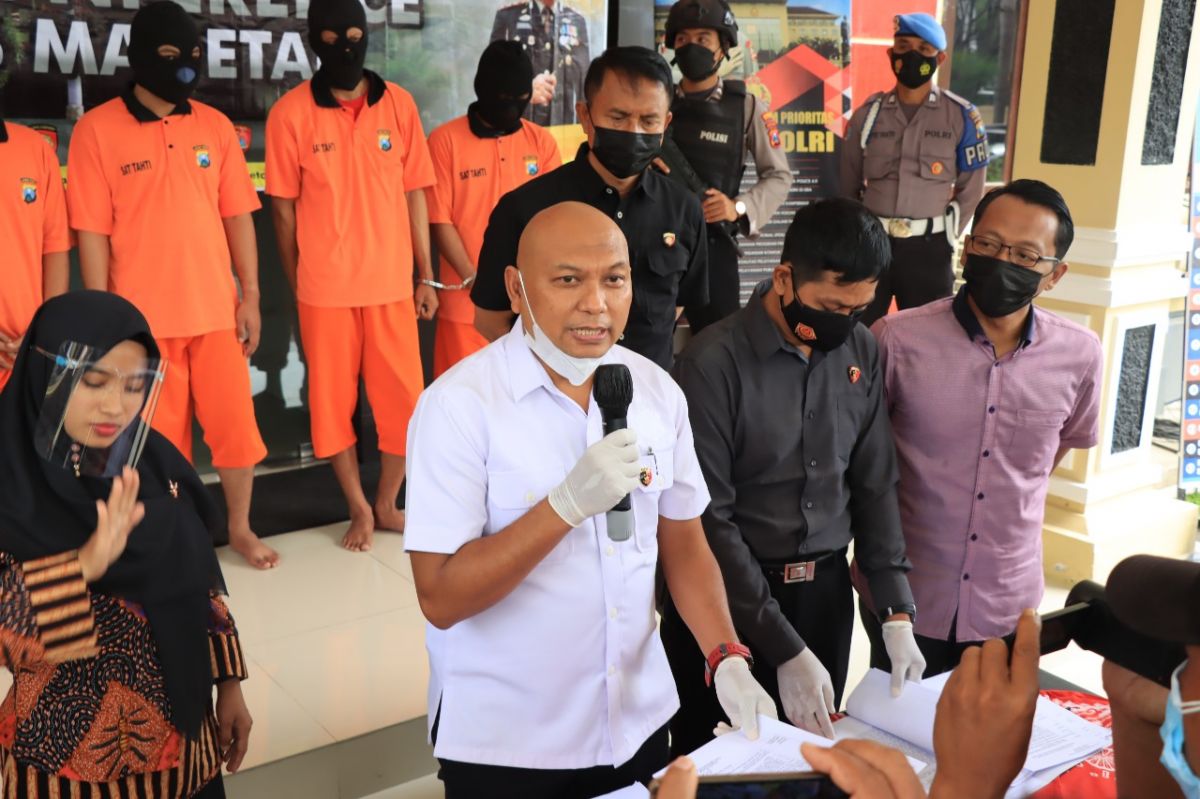 Kasat Reskrim Polres Magetan, Iptu Rudy Hidajanto saat ungkap perkara di Mapolres.