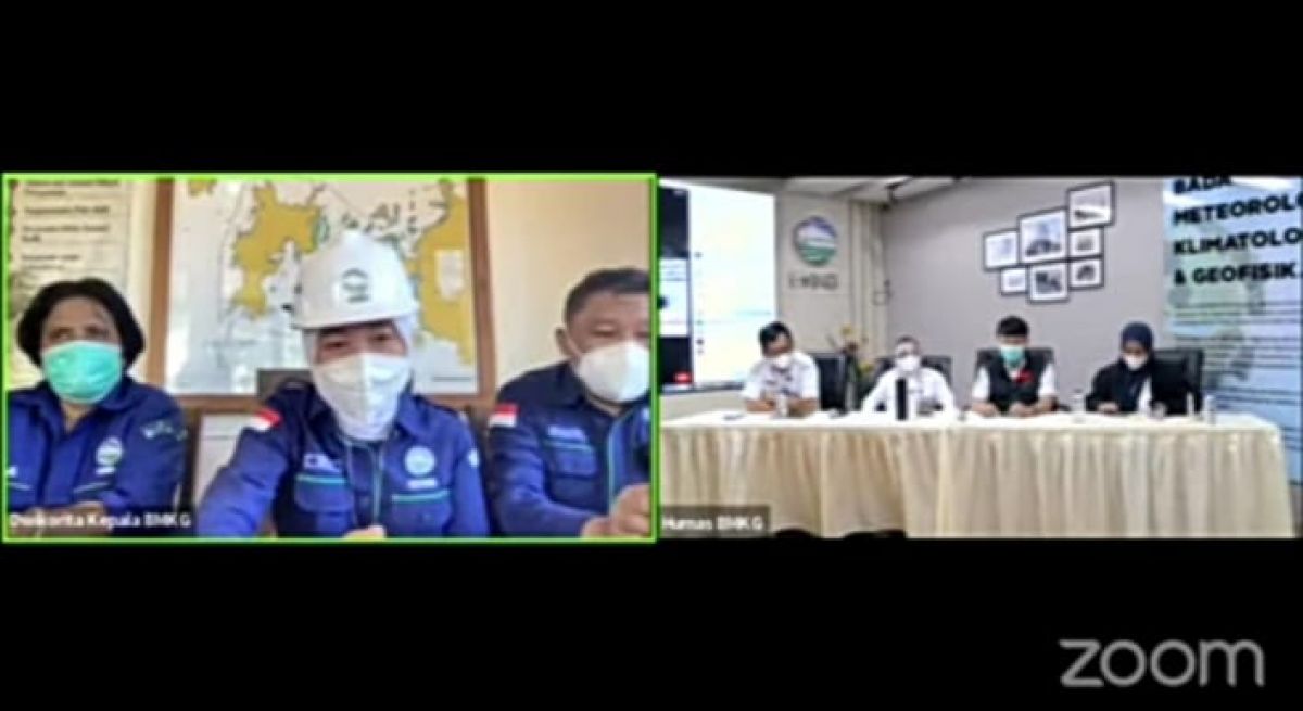 BMKG memberikan keterangan resmi terkait gempa di Laut Flores. (Foto: Tangkapan layar/jatimnow.com)