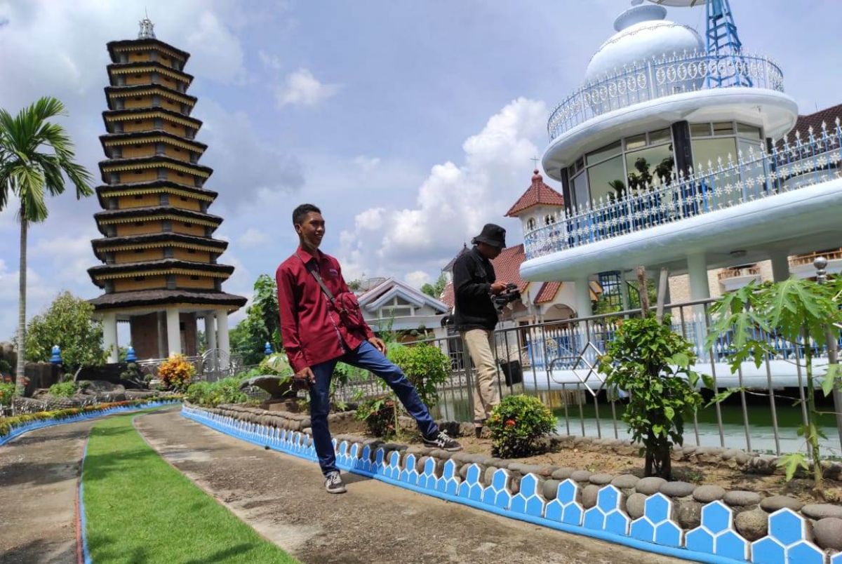 Pura dan Musala di rumah KH Ali Mursyid di Kabupaten Madiun (Foto: Mita Kusuma/jatimnow.com)