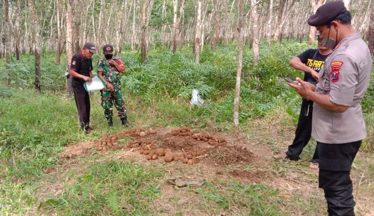 Lokasi penemuan benda diduga granat. (Foto: Rony Subhan/jatimnow.com)