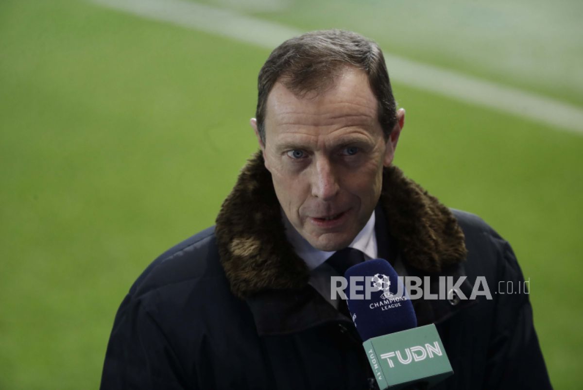 Direktur Real Madrid Emilio Butragueno menyebut undian atau drawing babak 16 besar Liga Champions di markas UEFA, Nyon, Swiss, Senin (13/12), tidak profesional. (Foto: AP/Luca Bruno via Republika)