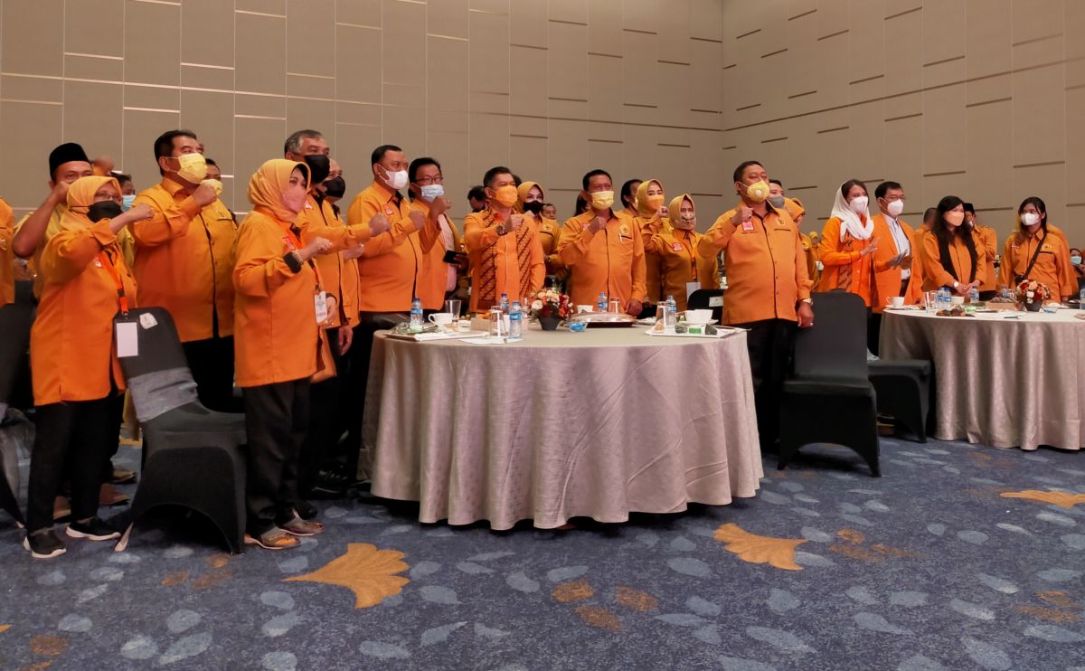 Pelantikan DPD Ormas MKGR Jatim periode 2021-2026 di Surabaya. (Foto: Farizal Tito/jatimnow.com)