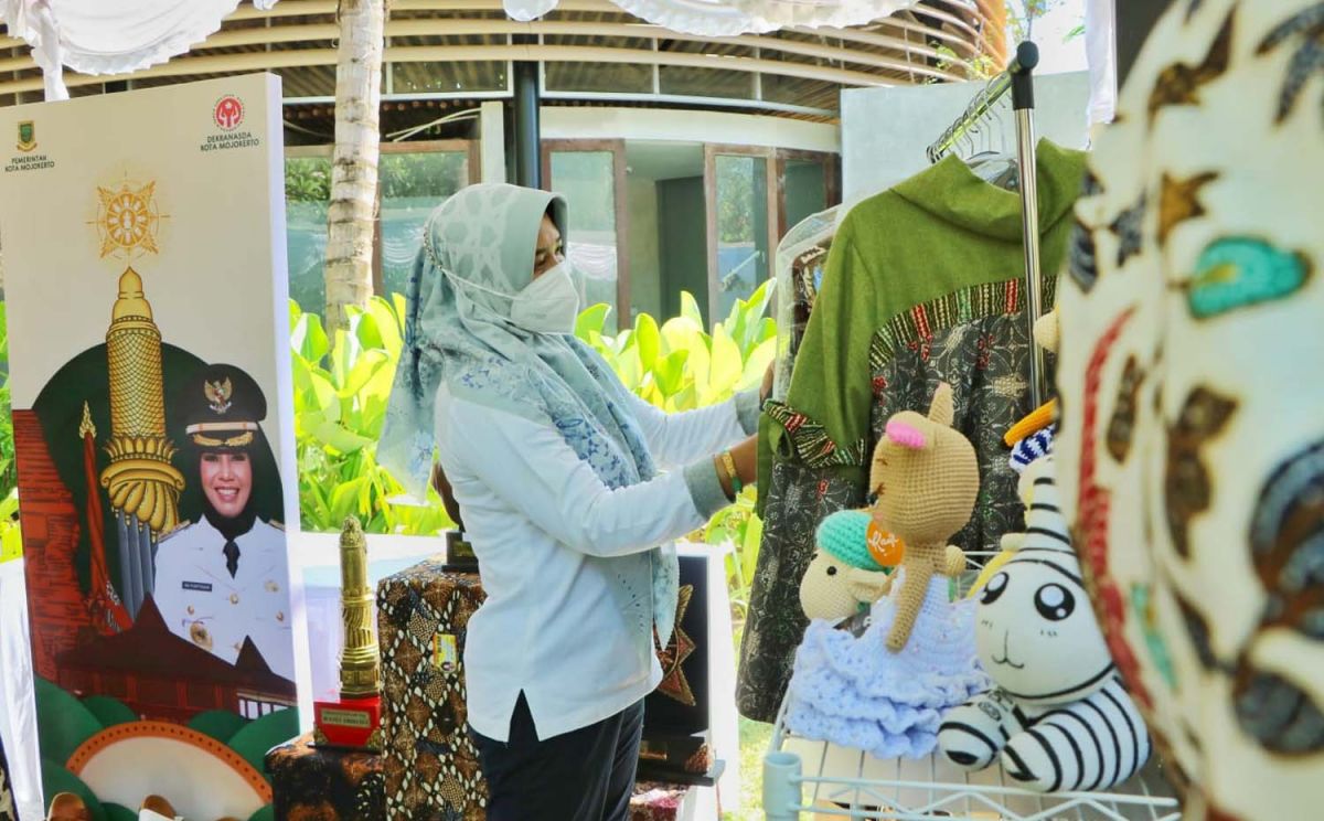 Wali Kota Mojokerto Ika Puspitasari (Ning Ita) memperkenalkan kekayaan budaya Majapahit dalam event Apeksi Outlook yang digelar di Denpasar, Bali (Foto-foto: Dinas Kominfo Kota Mojokerto)