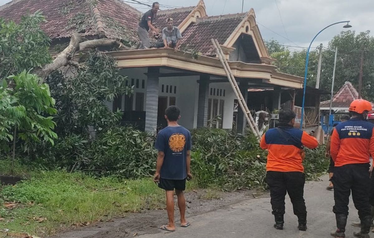 10 Rumah di Ponorogo Rusak Diterjang Puting Beliung, Ini Datanya