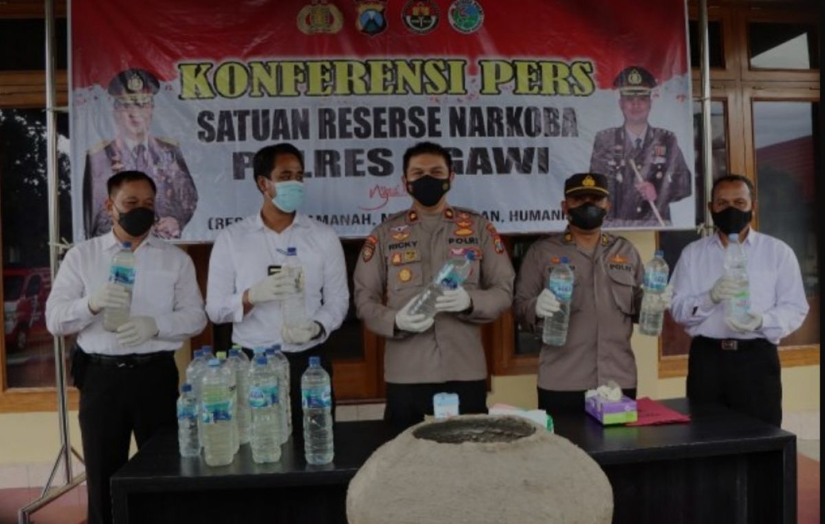 Polres Ngawi amankan dua produsen arjo di Kabupaten Ngawi.