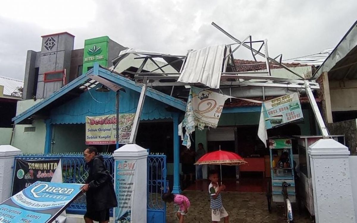 Puting beliung menerjang 4 kecamatan di Kabupaten Madiun (Foto: BPBD Madiun/jatimnow.com)