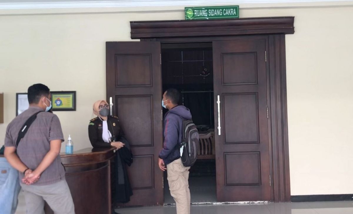 Sidang dugaan pencabulan di PN Ponorogo digelar secara tertutup. (Foto: Mita Kusuma/jatimnow.com)
