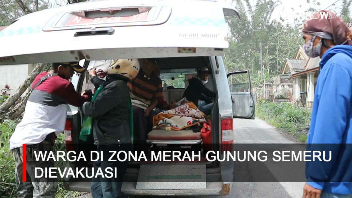 Video: Warga di Zona Merah Gunung Semeru Dievakuasi