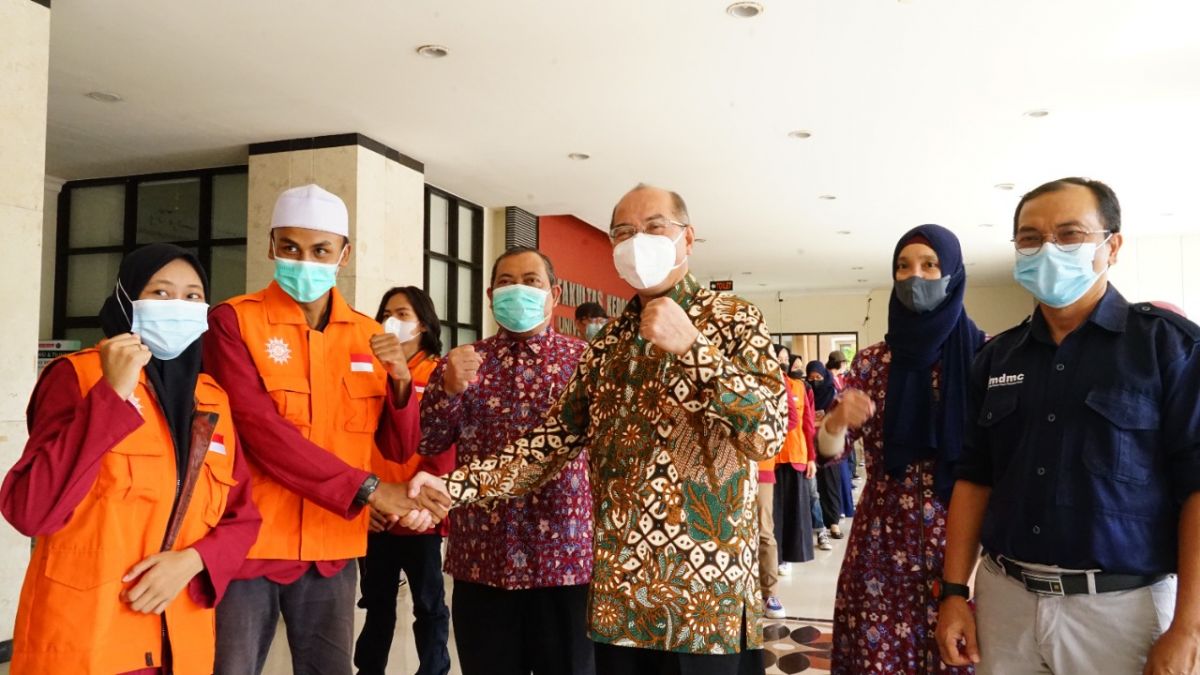 UM Surabaya Kirim 90 Relawan Matana Bantu Pulihkan Pengungsi Erupsi Semeru