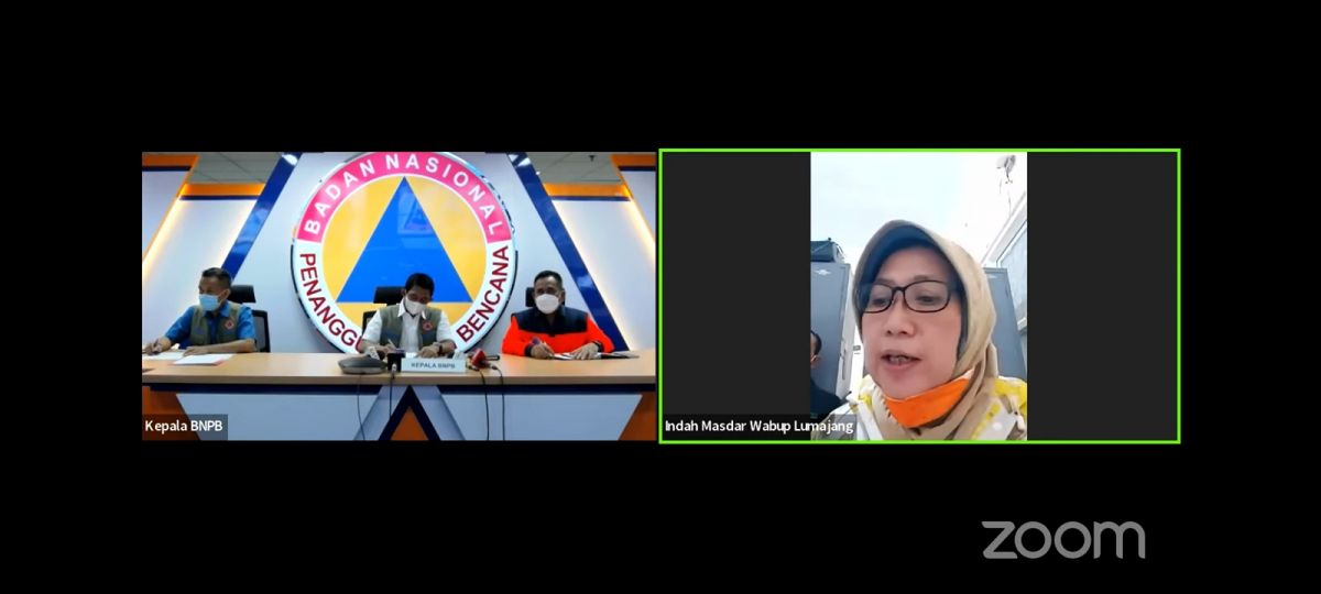 Wakil Bupati Lumajang Indah Amperawati Masdar saat konpres bersama BNPB.