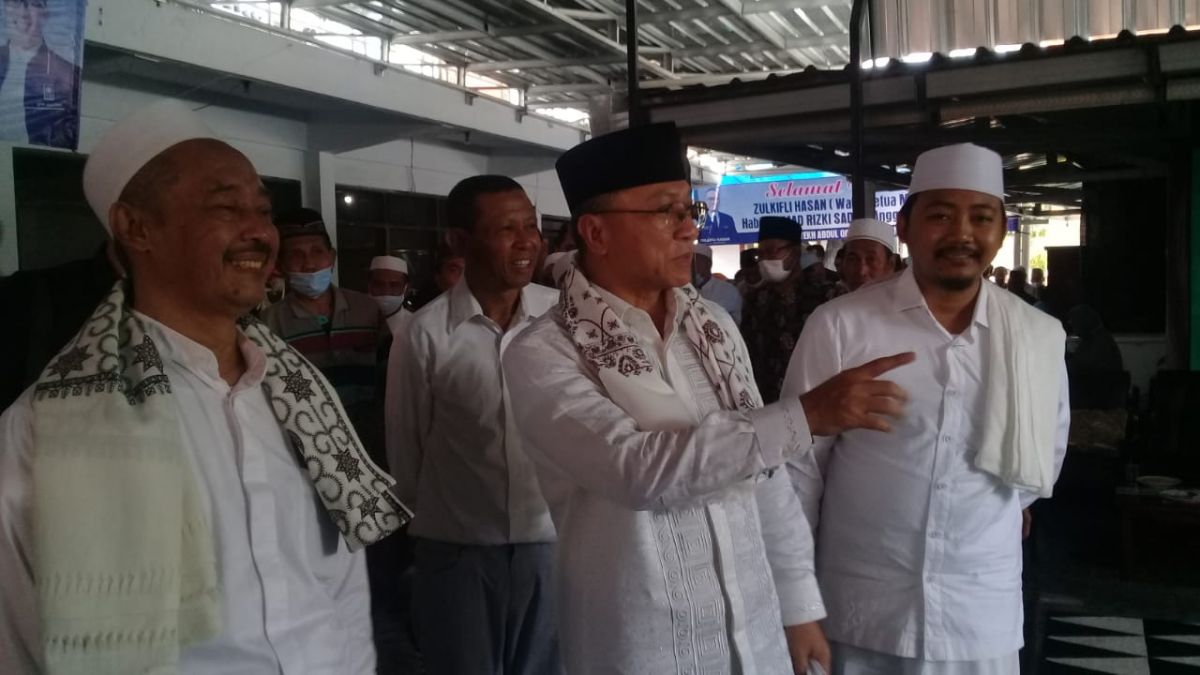 Zulkifli Hasan saat di Ponpes Syekh Abdul Qodir Al Jailani, Probolinggo. (Foto: Mahfud Hidayatullah/jatimnow.com)