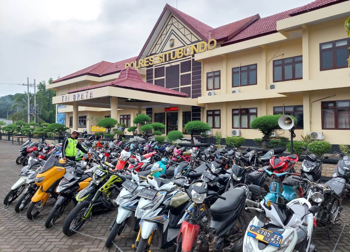 Total 52 sepeda motor protolan diamankan di Mapolres Situbondo terkait aksi balap liar. (Foto: Humas Polres Situbondo/jatimnow.com)