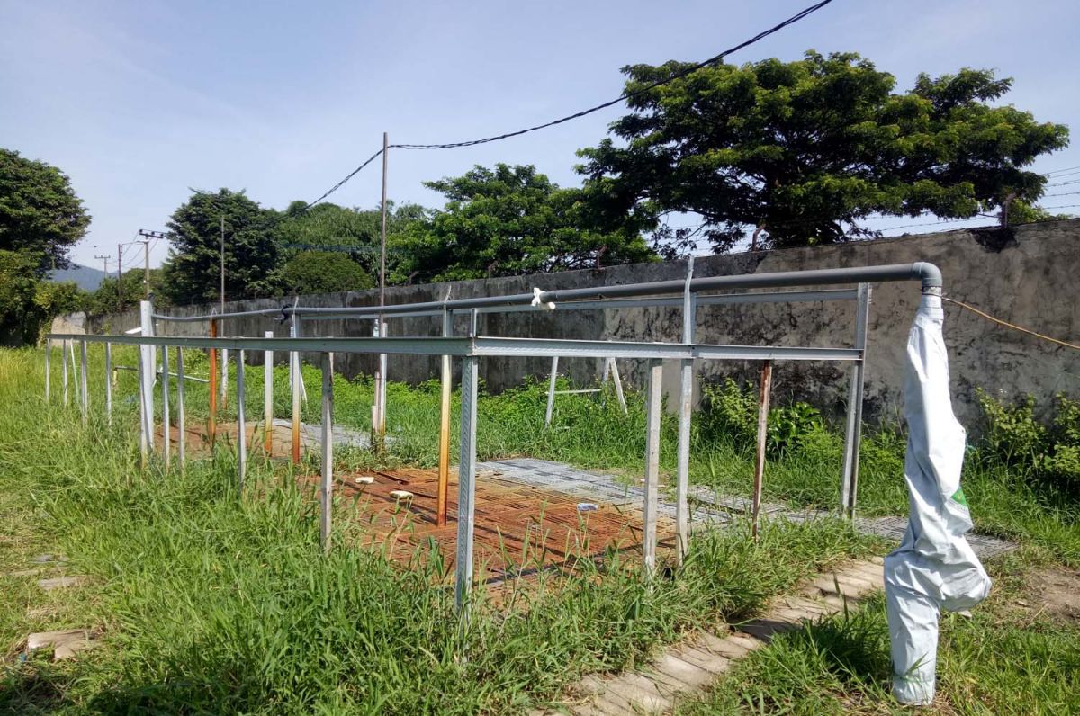 Penampakan bilik pemandian di Sumber Air Panas Kepulungan, Pasuruan setelah dibongkar (Foto: Moch. Rois/jatimnow.com)