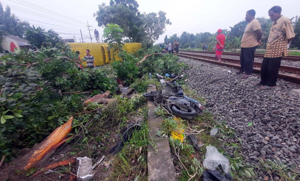 Kondisi motor dan bus yang terlibat kecelakaan di Bojonegoro