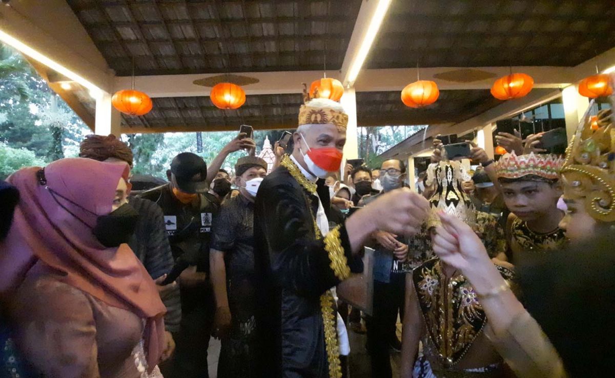 Ganjar Pranowo saat datang di Mahavihara Majapahit, Trowulan, Mojokerto (Foto-foto: Achmad Supriyadi/jatimnow.com)