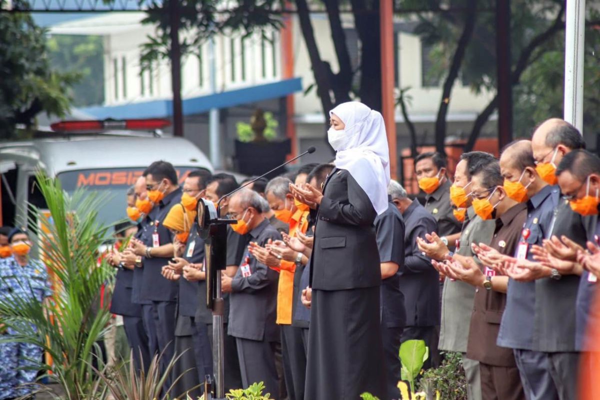 Gubernur Jatim Khofifah memimpin apel pagi di Kantor BPBD Jatim. (Foto: dok Pemprov Jatim/jatimnow.com)