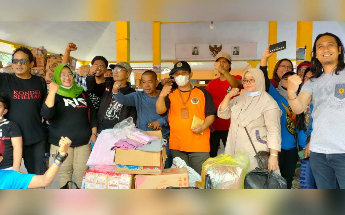 Bantuan dari Komunitas Gresik Bersatu untuk korban erupsi Gunung Semeru di Lumajang