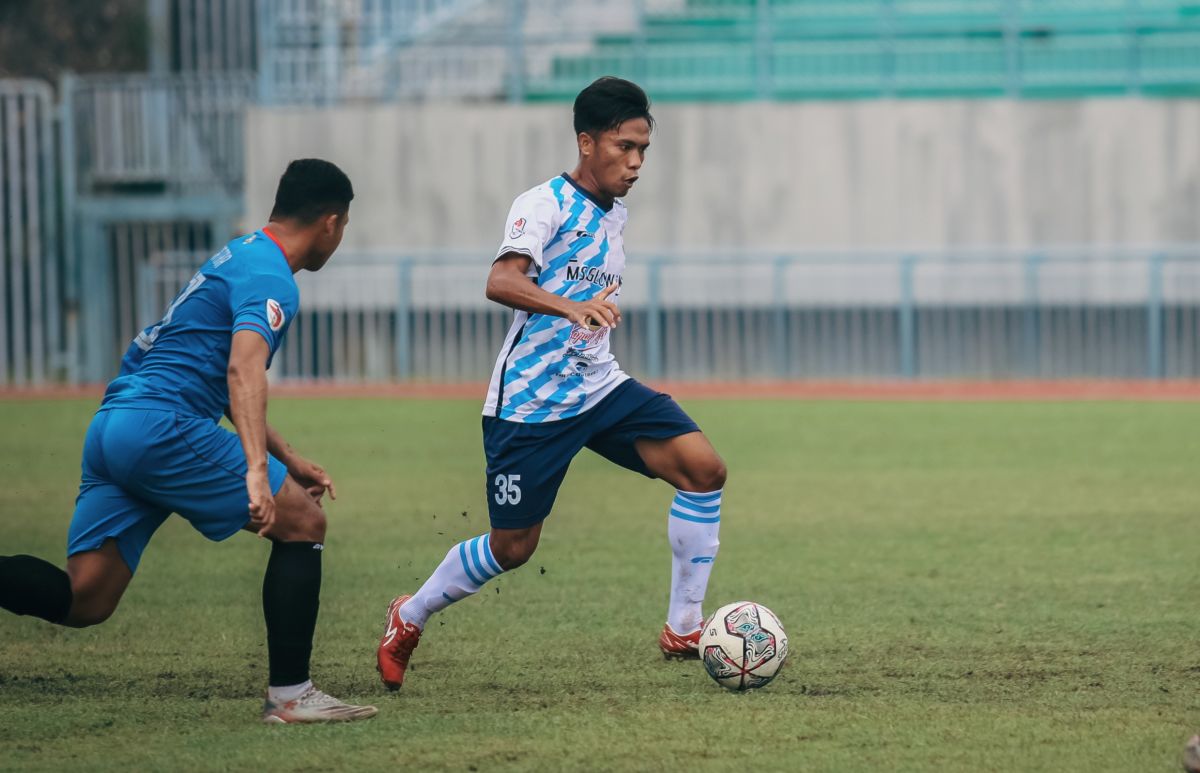 Gresik United saat uji coba lawan Belitong FC di Stadion Gelora Joko Samudro Gresik.  (Foto: Media officer Gresik United/jatimnow.com)