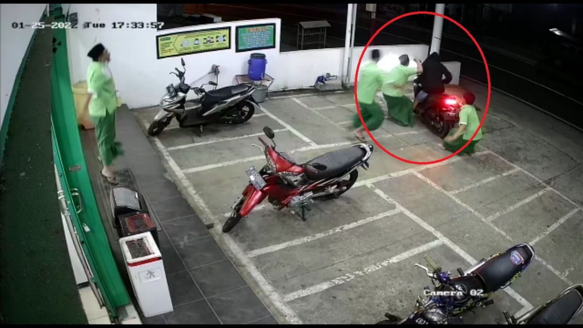 Tangkapan layar akun Facebook Surya Waty.