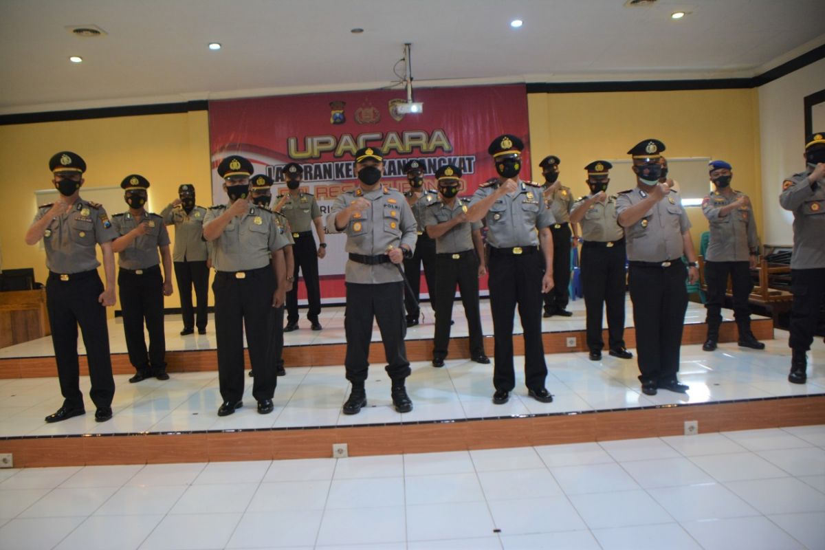 44 personel Polres Situbondo mendapat kenaikan pangkat. (Foto: Humas Polres Situbondo/jatimnow.com)