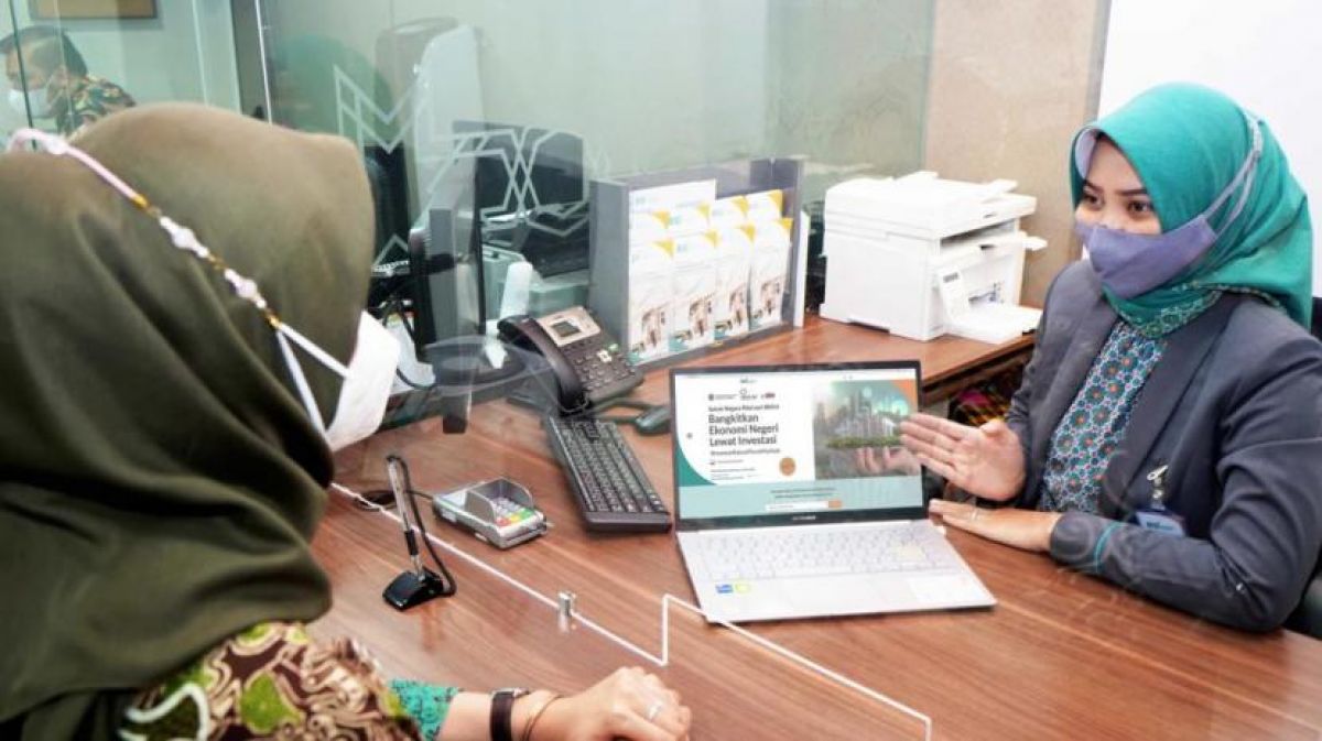 Pemerintah menyerap dana sebesar Rp11 triliun dari lelang enam seri surat berharga syariah negara (SBSN) atau sukuk negara awal 2022 dengan total penawaran yang masuk sebesar Rp55,34 triliun. (Foto: BSI via Republika)