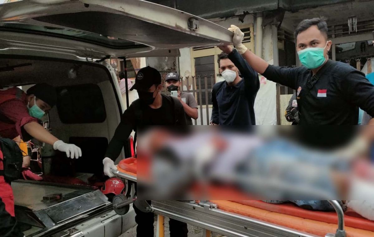 Pria korban pembacokan di Tambaksari, Surabaya dibawa ke RSU dr Soetomo