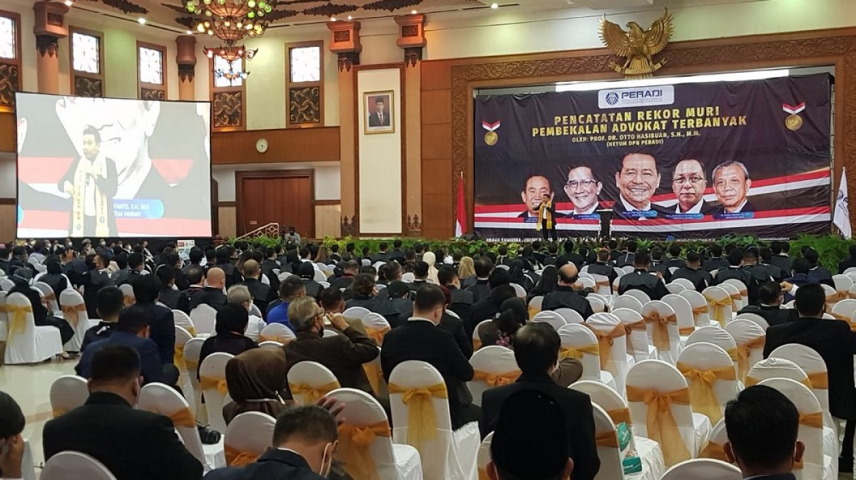 Pembekalan advokat Peradi se-Jawa Timur di Graha Samudra Bumimoro, Surabaya. (Foto:  Humas Peradi/jatimnow.com)