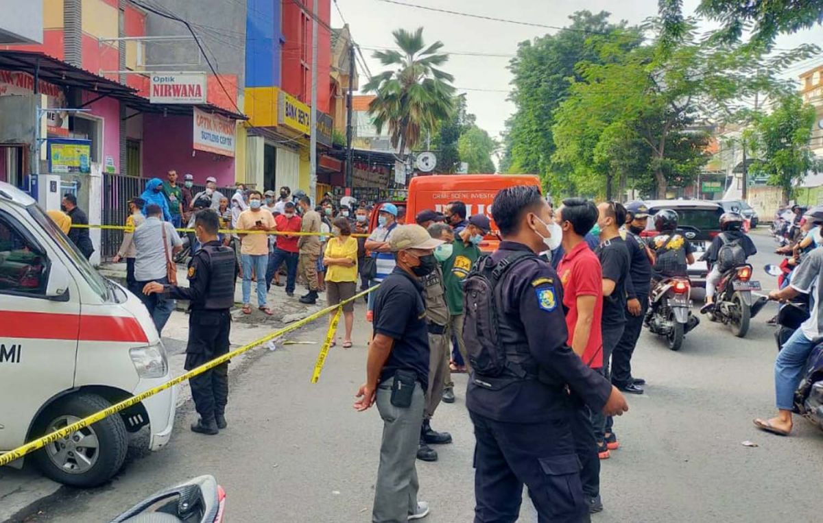 Pembunuhan bos depo air galon di Surabaya