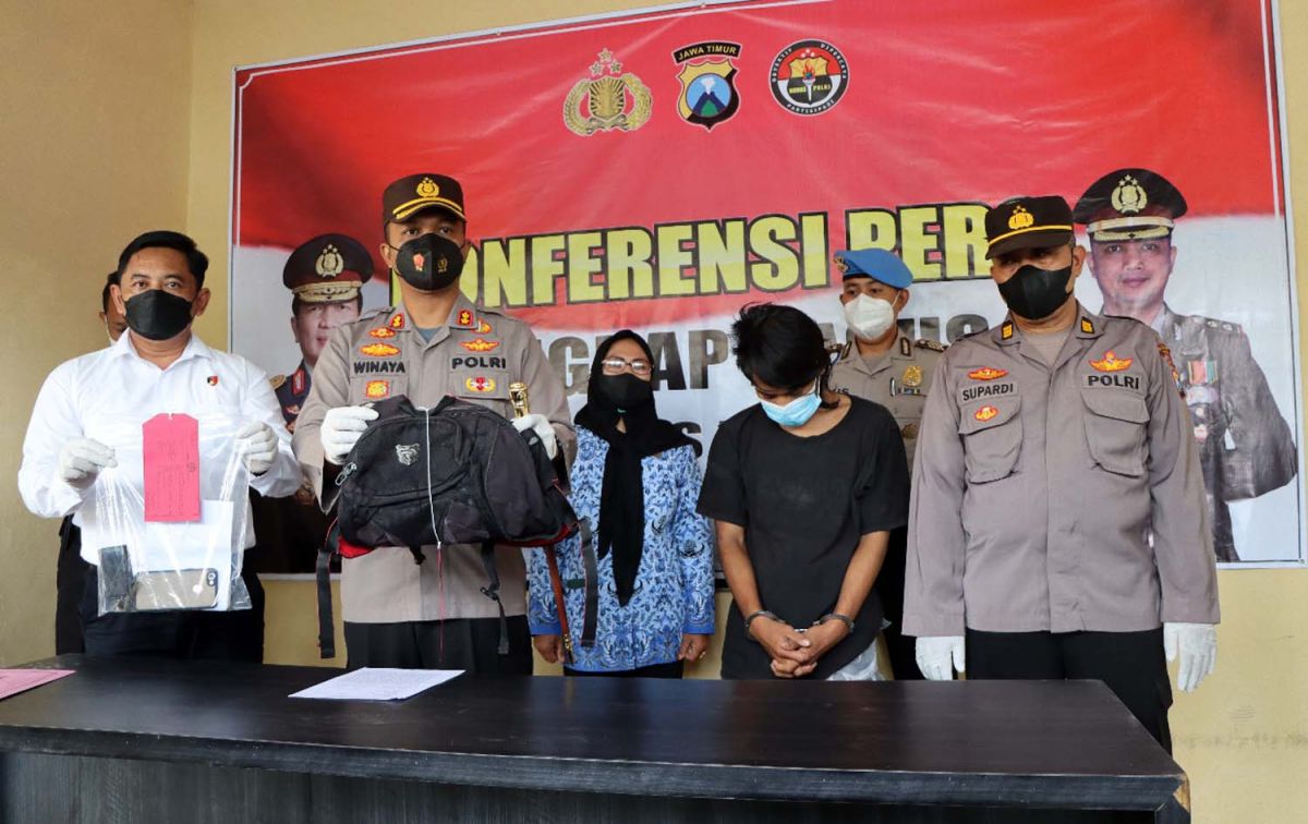 Satu dari dua pengamen yang bikin santri tewas saat merampas tas diamankan di Mapolres Ngawi (Foto: Humas Polres Ngawi)