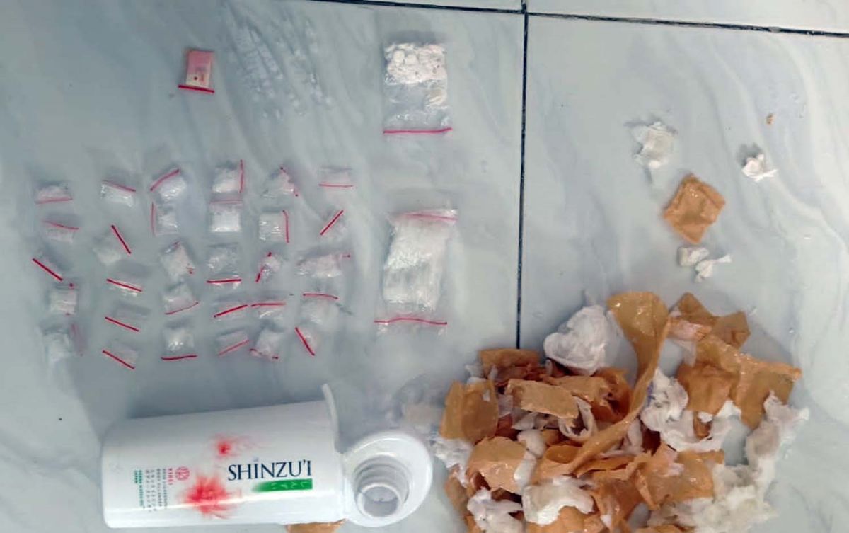 31 paket diduga sabu yang gagal diselundupkan ke Lapas Tulungagung (Foto: Humas Kanwil  Kemenkumham Jatim)