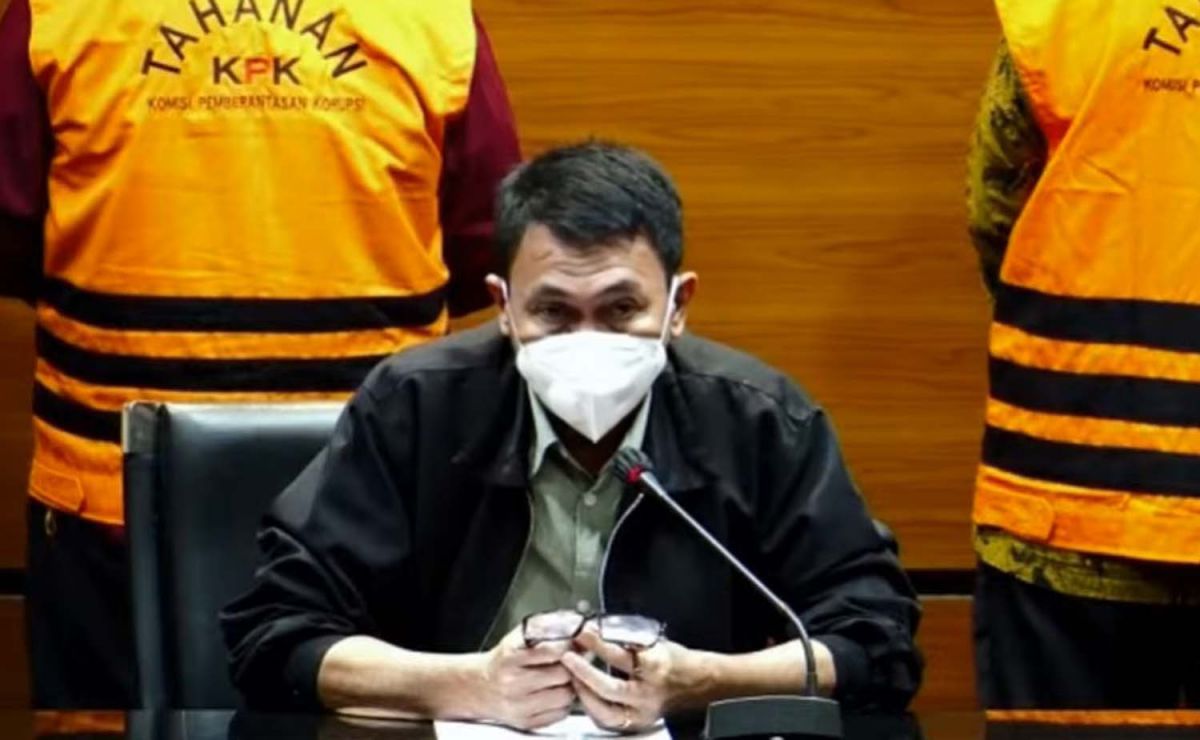 OTT Hakim PN Surabaya, KPK Tetapkan Tiga Tersangka