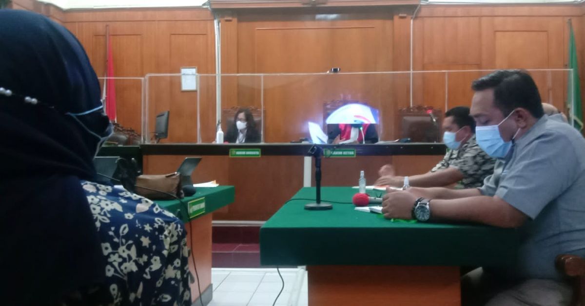 Sidang praperadilan JE terhadap Kapolda Jatim di PN Surabaya. (Foto: Zain Ahmad/jatimnow.com)