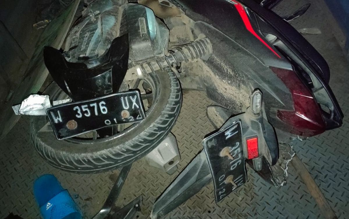 Pria di Sidoarjo Tewas Tabrak "Bokong" Trailer Misterius