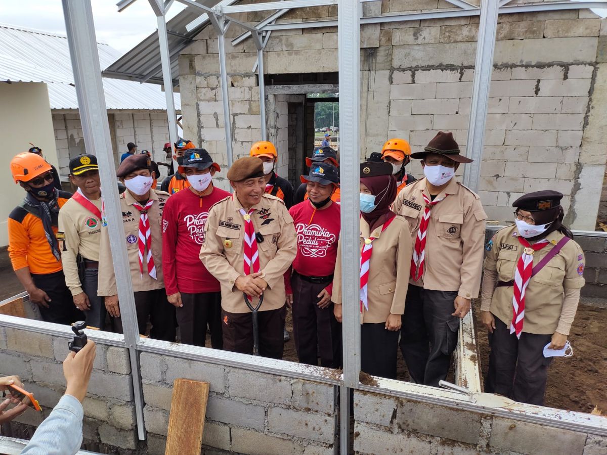 Ketua Kwarda Jatim Kak H. M. Arum Sabil, SP. membuka kegiatan Bakti Pramuka Peduli Semeru. (Foto: Humas Kwarda Pramuka Jatm for jatimnow.com)