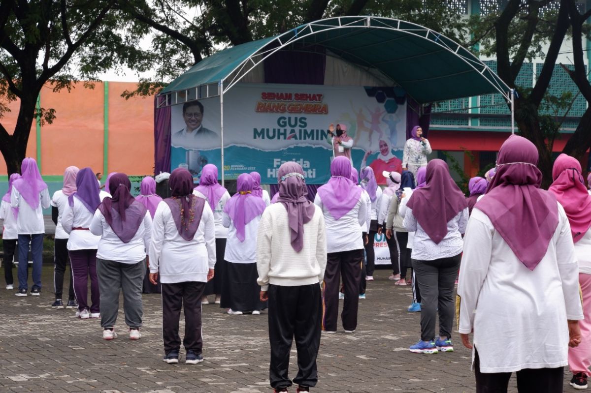 Ratusan Emak-emak mengikuti senam sehat Muhaimin di stadion Letjen H Sudirman Bojonegoro (Foto: Dok. PKB Bojonegoro for jatimnow.com)