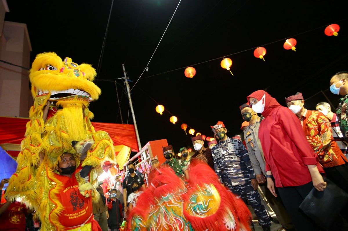 Festival Imlek 2022 menyuguhkan beragam atraksi menarik, yang memadukan budaya Tionghoa dengam kesenian lokal Banyuwangi.  (Foto: Humas Pemkab Banyuwangi)