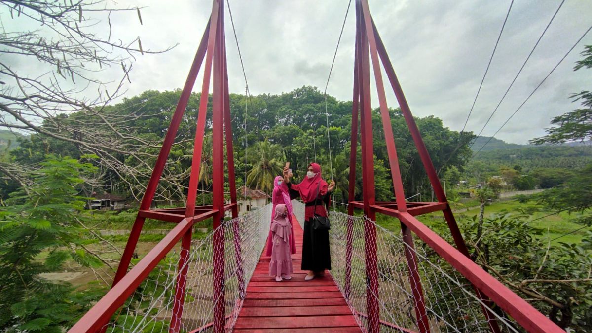Jembatan anti gempa di Kelurahan Sidoharjo, Pacitan. (Foto: Mita Kusuma/jatimnow.com)