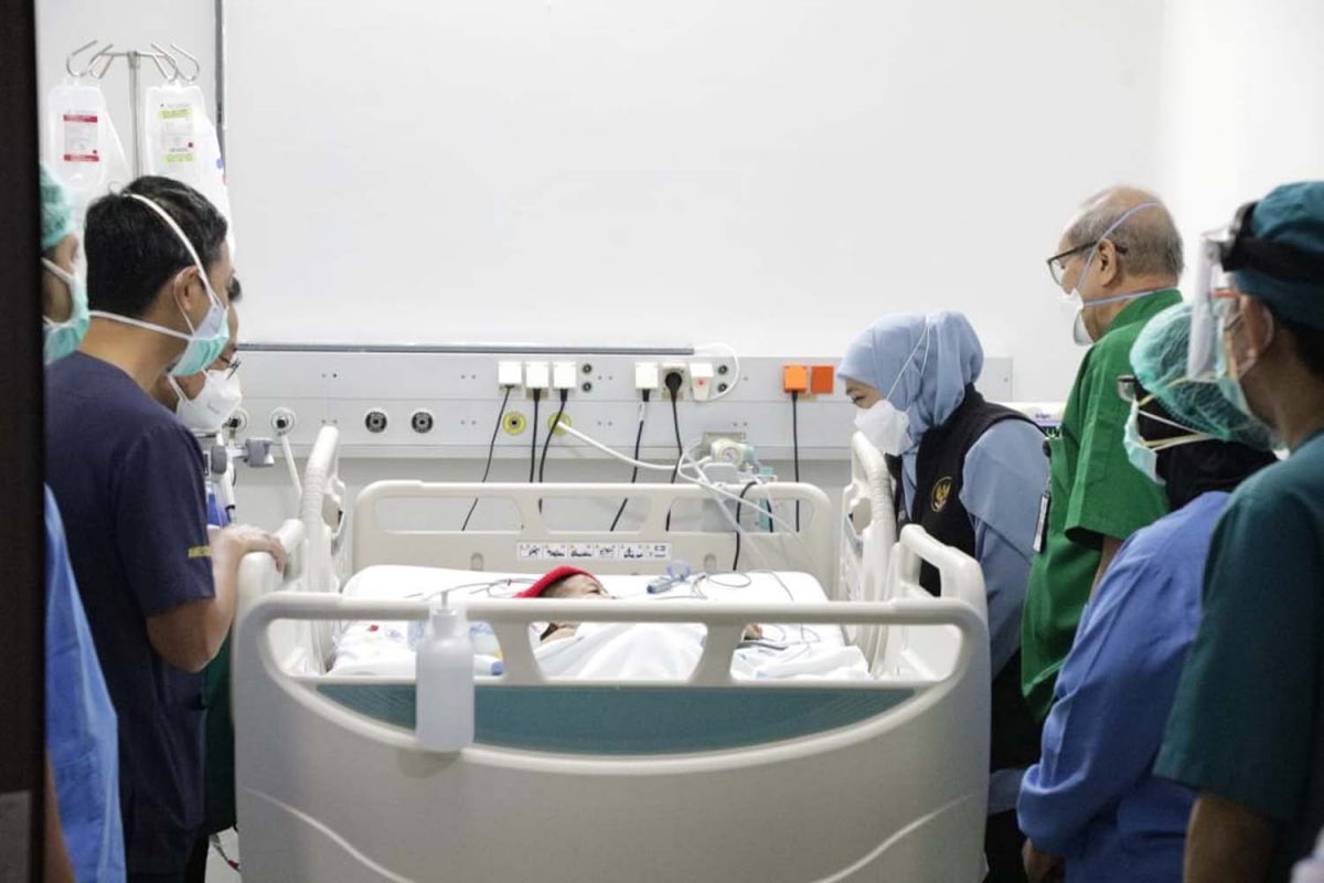 Khofifah Gembira RSU dr Soetomo Berhasil Pisahkan Kembar Siam Anaya-Inaya