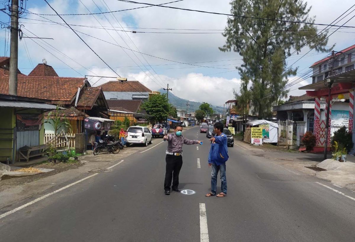 Kecelakaan Libatkan Tiga Kendaraan di Malang, Satu Orang Meninggal