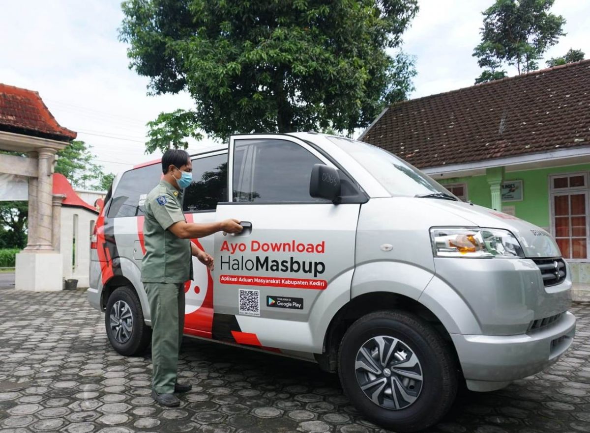 Mobil siaga yang dibagikan Mas Dhito ke desa. (Foto: dok Humas Pemkab Kediri/jatimnow.com)