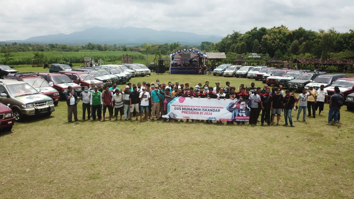 Paguyuban Isuzu Panther Madiun melakukan deklarasi dukung Muhaimin sebagai presiden. (Foto: Mita Kusuma/jatimnow.com)