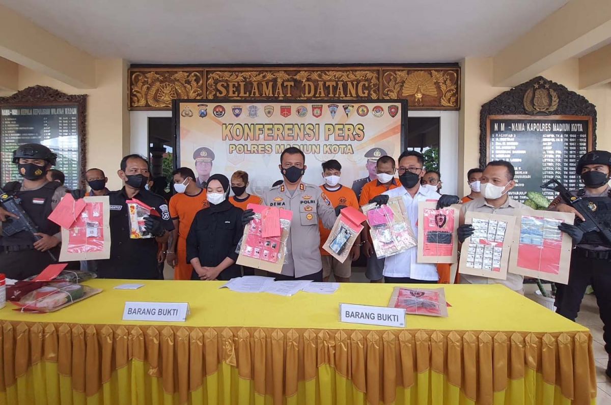 Terlibat Penyalahgunaan Sabu dan Pil Koplo di Kota Madiun, 10 Orang Diringkus