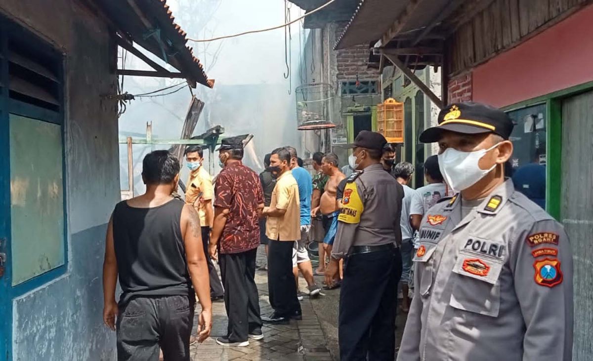 Rumah di Ngawi Terbakar, Satu Penghuni Terluka