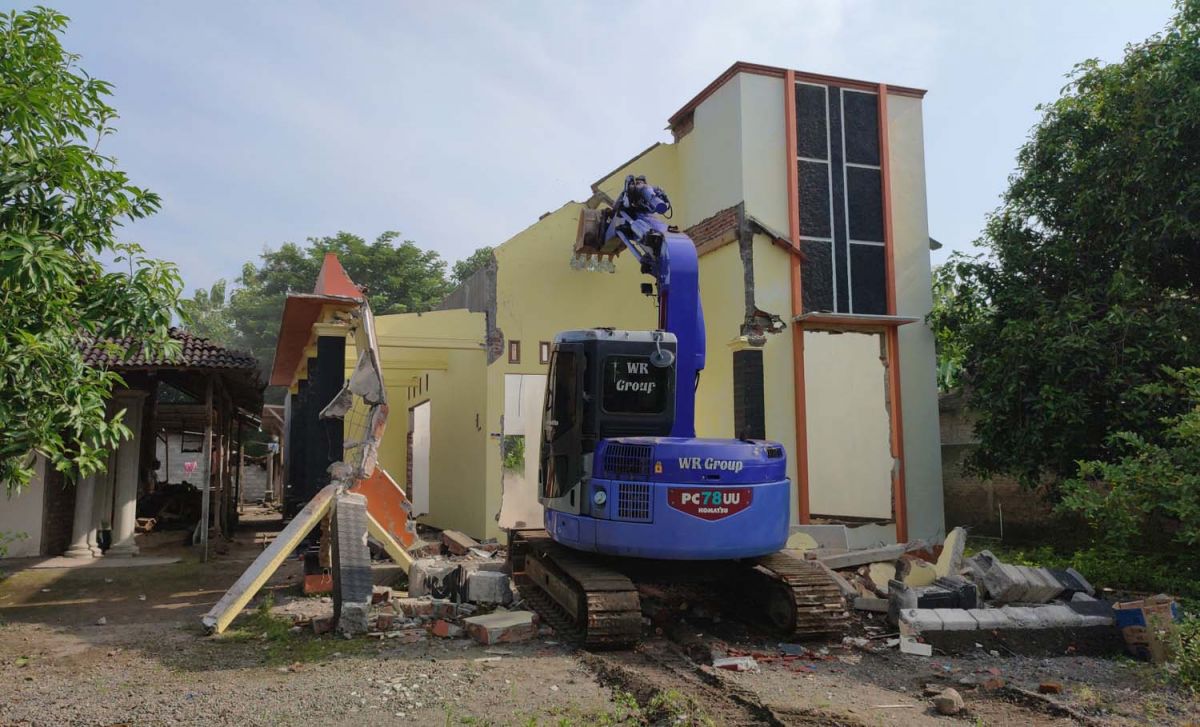 Perobohan rumah gegara orang ketiga (Foto: Mita Kusuma/jatimnow.com)