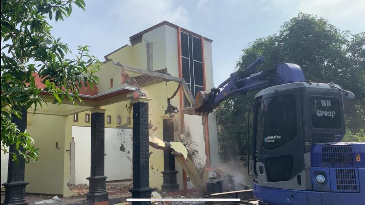 Rumah yang dirobohkan di Ponorogo (Foto: Mita Kusuma/jatimnow.com)