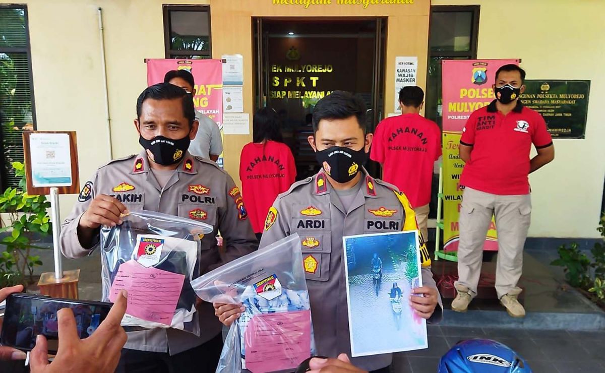 Sejoli pencuri motor diamankan di Mapolsek Mulyorejo, Surabaya