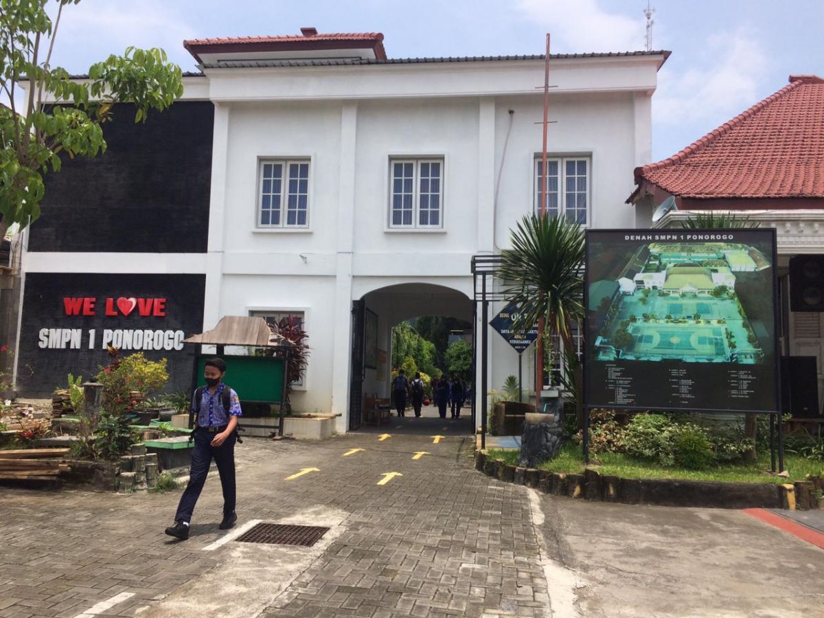 Mulai Hari Ini, SMPN 1 Ponorogo Kembali Terapkan Pembelajaran Daring