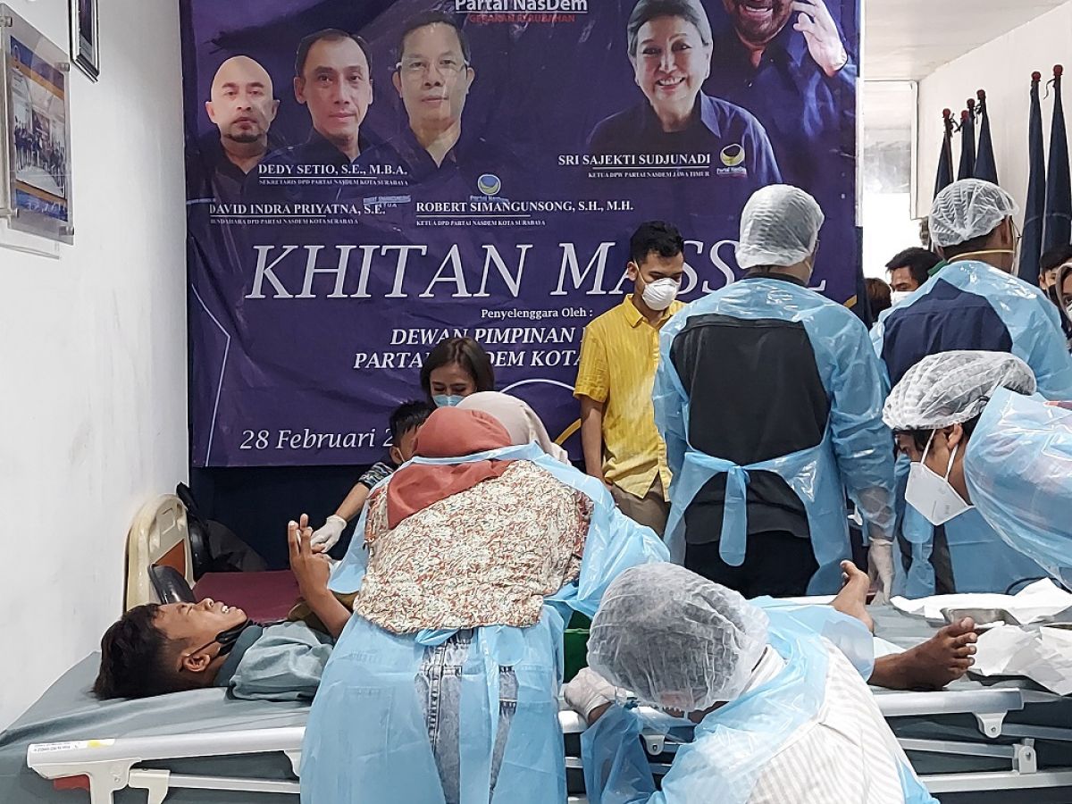 Sambut Kedatangan Surya Paloh, NasDem Surabaya Gelar Sunatan Massal Gratis