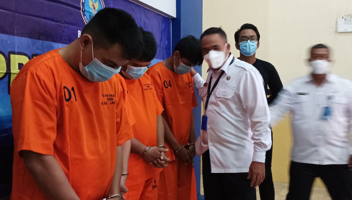 Asyik Pesta Sabu di Gudang, Empat Warga Gresik Ditangkap