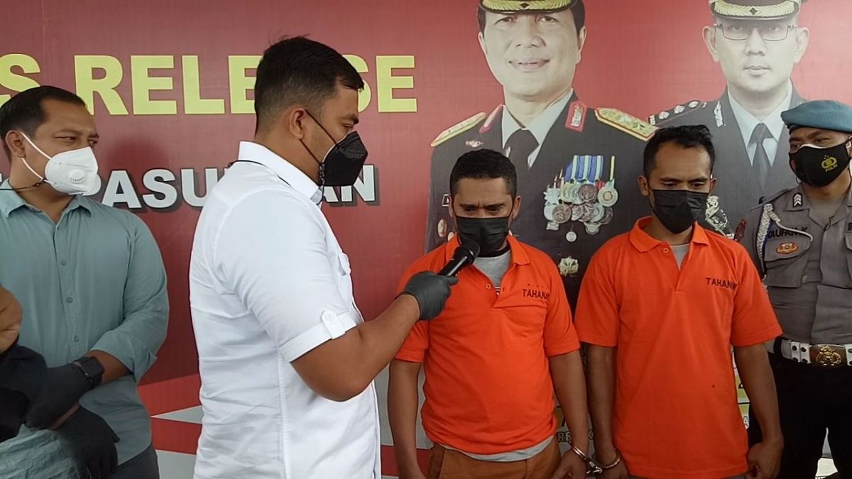 Tersangka saat gelar di Mapolres Pasuruan. (Foto: Moch Rois/jatimnow.com)
